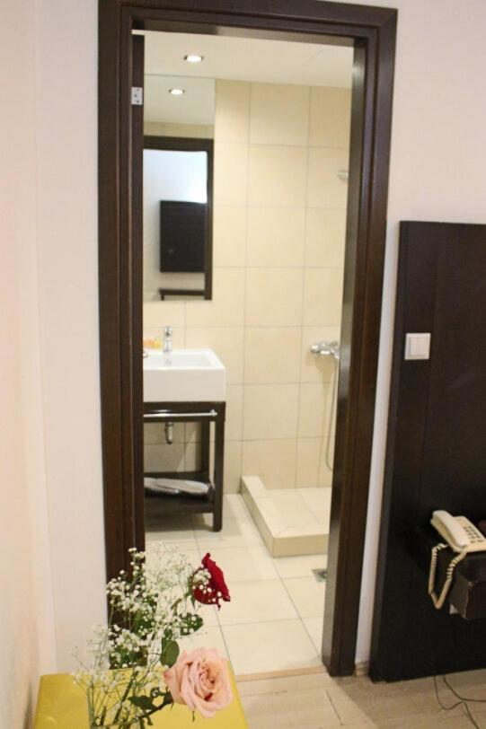 Inoh Hotel เอเธนส์ ภายนอก รูปภาพ